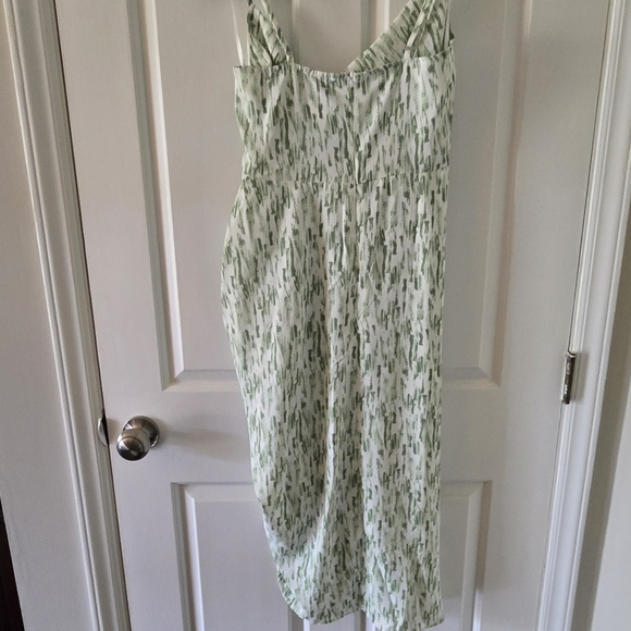 Gorgeous ruched strap asymmetrical dress, green and white, EUC - Picture 8 of 10